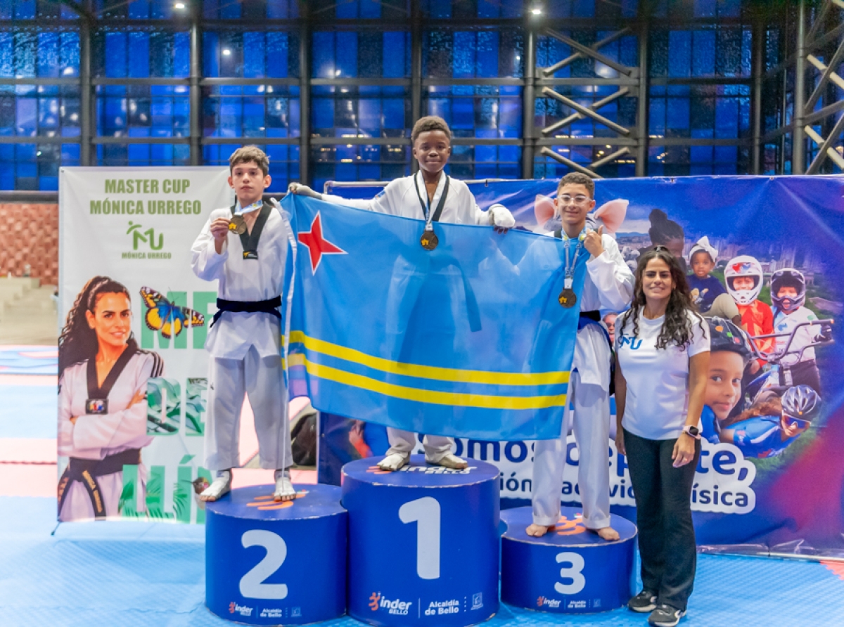Taekwondo Team Aruba a sali na tercer luga na Medellin